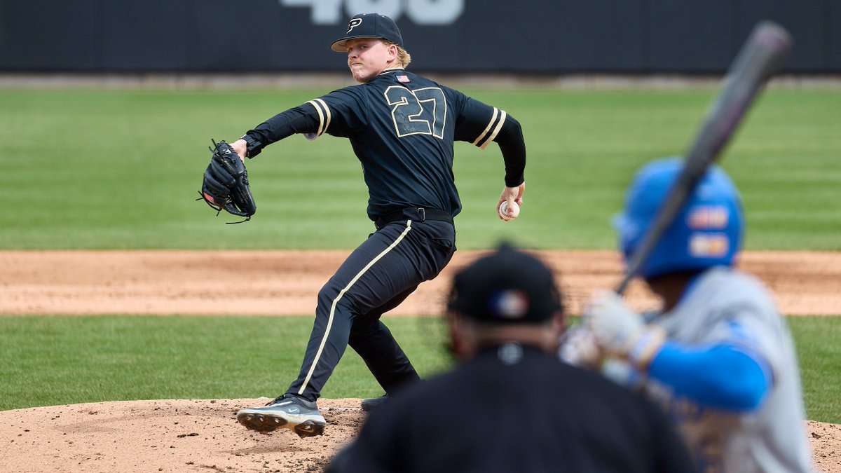 PurdueBaseball's tweet image. 💪 @KolzeNick with another 7-Inning CG as @LocosBaseball victorious again to improve to 21-9 in @GLSCL. #BoilerUp 🔥
⚾️ 3rd Straight Quality Start
⚾️ Back-to-Back Complete Game Wins
⚾️ All-Star Selection Imminent
⚾️ #SummerBall: 26.2 IP, 20 H, 7 BB, 22 K, 2.03 ERA, 1.01 WHIP