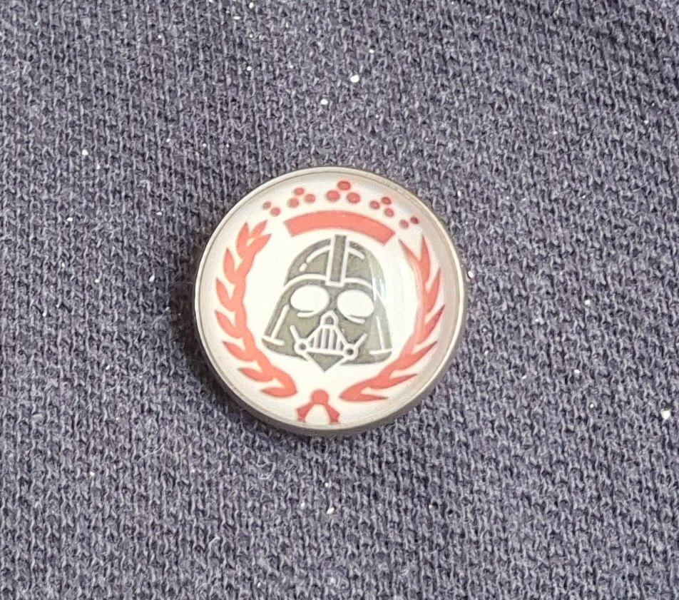 Bueno, pues ya tenemos el pin del Grupo de WhatsApp "Aparejadores". 

Activo desde 2013, con mas de 150 miembros activos ahora mismo. Creemos que somos el grupo mas longevo de la profesión.

Mola ¿verdad?

¡VENTE AL LADO OSCURO, QUE SE ESTÁ MAS FRESQUITO!