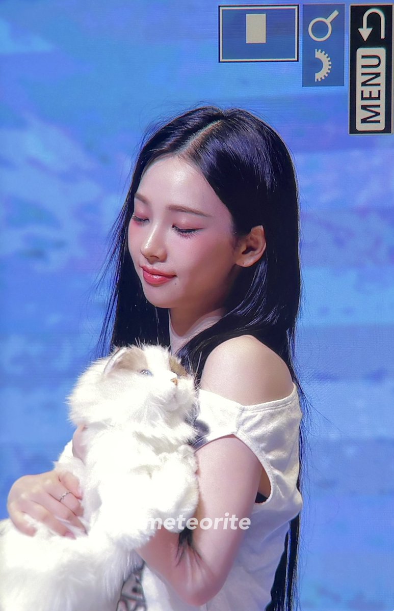 meteorite0411's tweet image. 250710 μΌμΉ
#카리λ #Karina #μμ€ν #aespa