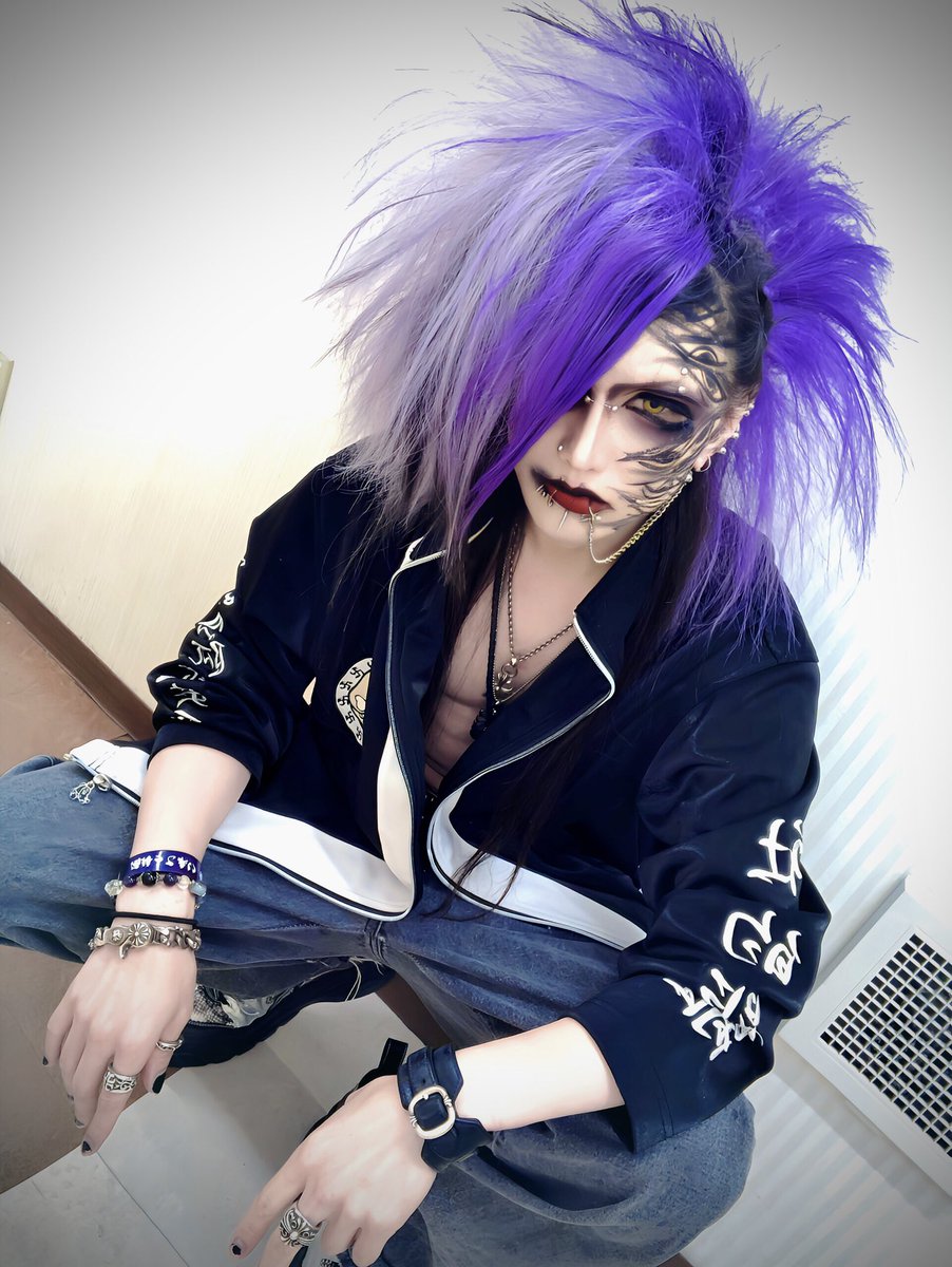 Suica_DAMNED's tweet image. ワワーーっ！

ヤヤー、ンパパ、ルパルパ、

、、、、フッ！！

メンバー全員優しさがあるのに俺にはソレが無い

甘めの玉子焼きみたいな匂いだよ
体は柔らかくてモチモチだ

今日はもう帰るね