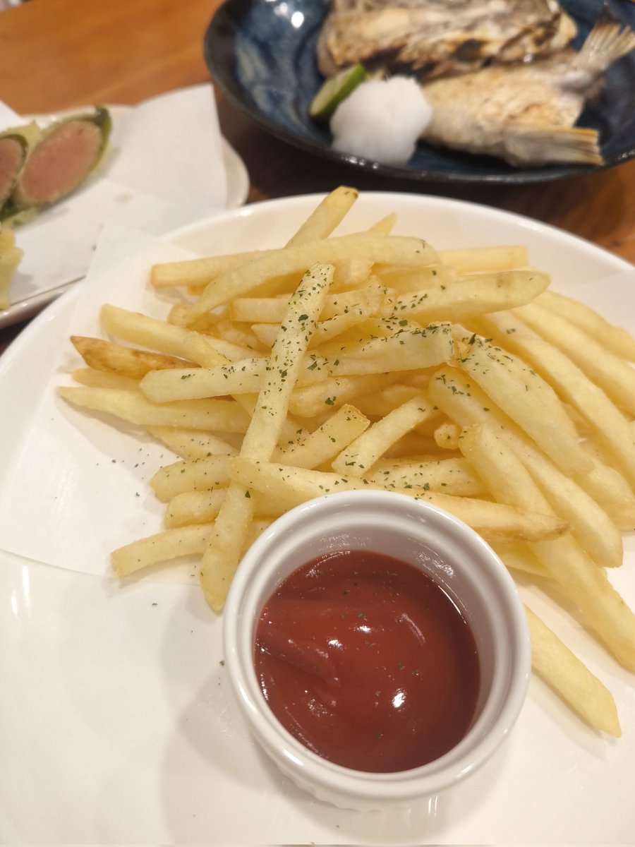 性癖交流会お邪魔しました！

今日はカミカワが元気モリモリやった！

楽しかった✨
ありがとうございました！！
<a href="/Bar_LittleSheep/">鬼灯ツヨシ🦇リトルシープ</a>
<a href="/ao_osaka_/">碧-ao- 会員制性癖サロン</a>