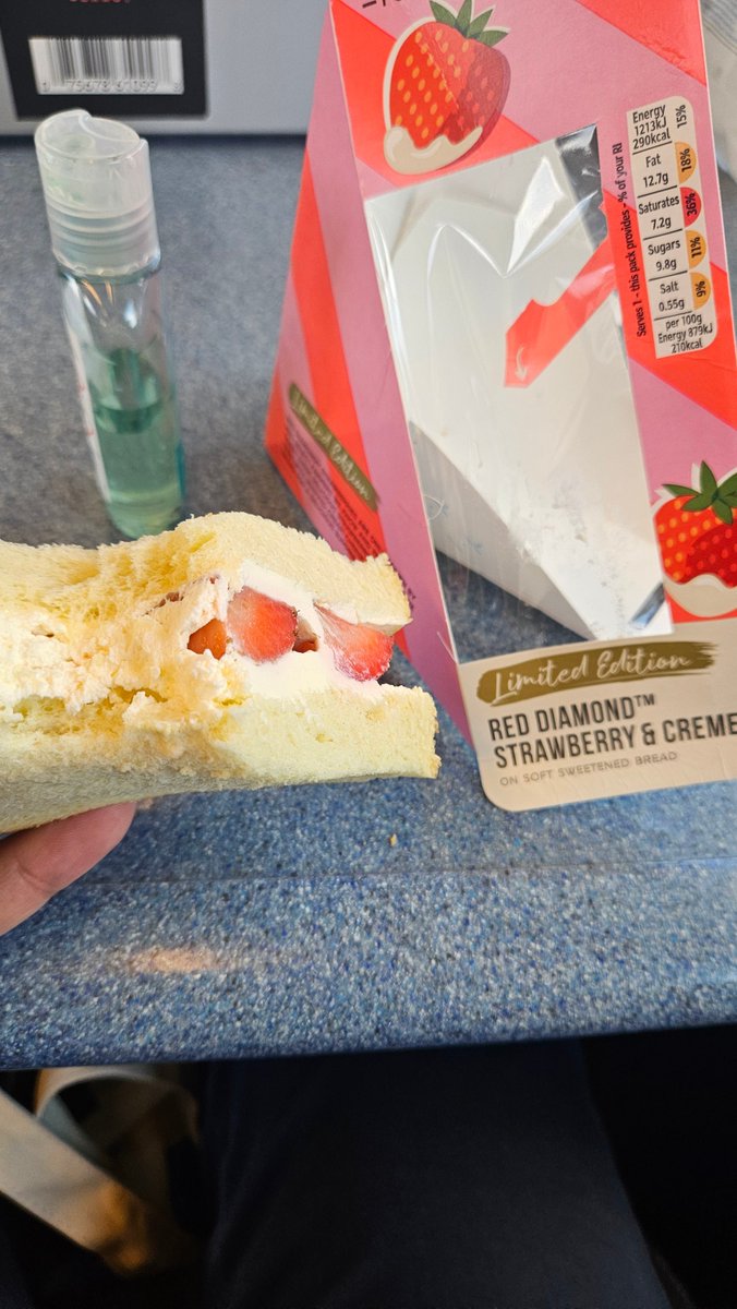 Verdict : it is 
- pale on the outside 
- unnecessarily fat in the middle 
- with a token strawberry to sell it for 4x the sum of the cost of all ingredients to silly people who like the trendy flavour of the month.

Lads. I found the Enzo Fernández sandwich