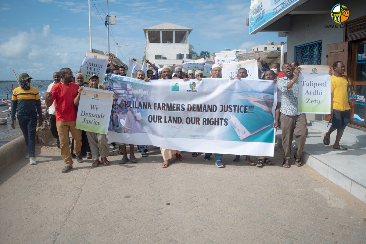 savelamu's tweet image. Save Lamu stands with Kililana farmers protesting unjust evictions. The government allegedly acquired 70,000 hectares far beyond the 300 hectares in the original plan.
#JusticeForKililanaFarmers  #SaveLamu