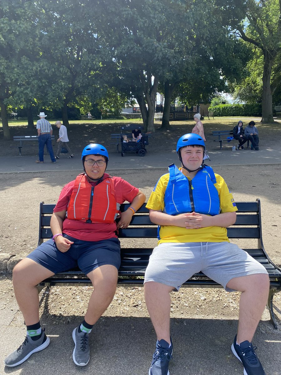 Some of our Independent Living students enjoyed a fantastic final lesson of the year with some rafted canoeing at Yeadon Tarn — teamwork, laughter, and memories to last all summer! 🛶☀️