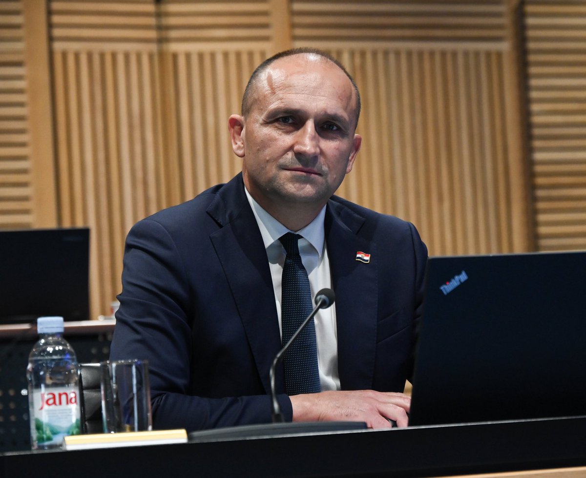 ivananusic12's tweet image. Na današnjoj sjednici @VladaRH usvojeni su prijedlozi zakona potrebni za uvođenje temeljnog vojnog osposobljavanja (TVO), kao i nacrt Strategije obrane Republike Hrvatske te Dugoročnog plana razvoja #OSRH. Dokumenti će biti upućeni u Hrvatski sabor na izglasavanje u prvom…