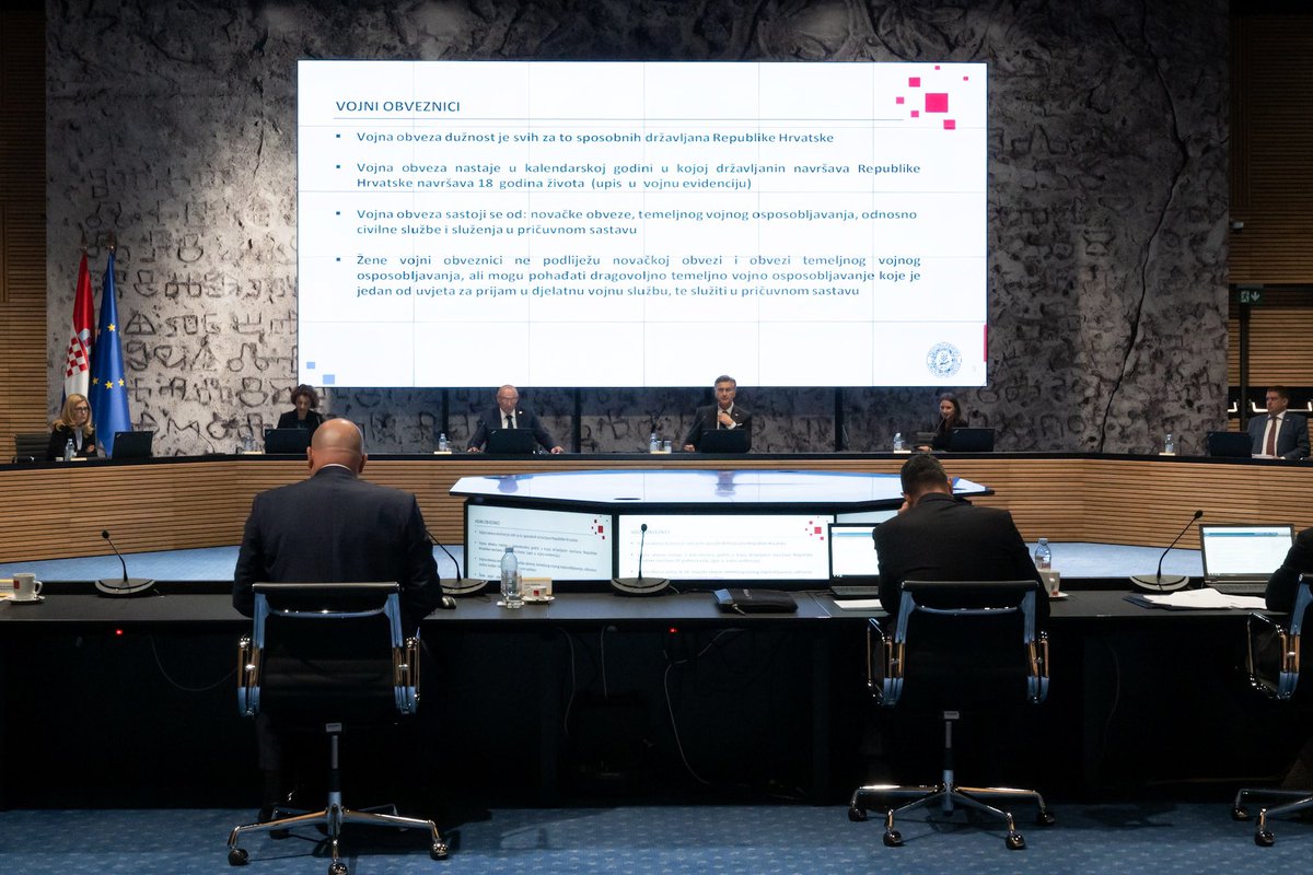 ivananusic12's tweet image. Na današnjoj sjednici @VladaRH usvojeni su prijedlozi zakona potrebni za uvođenje temeljnog vojnog osposobljavanja (TVO), kao i nacrt Strategije obrane Republike Hrvatske te Dugoročnog plana razvoja #OSRH. Dokumenti će biti upućeni u Hrvatski sabor na izglasavanje u prvom…