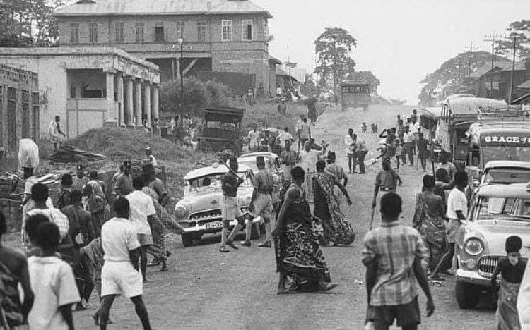 Bhra_ChoruZ's tweet photo. A street view of Ghana December, 1959...
Nothing but Total happiness all around.✅✅ https://t.co/p08lN95l6E