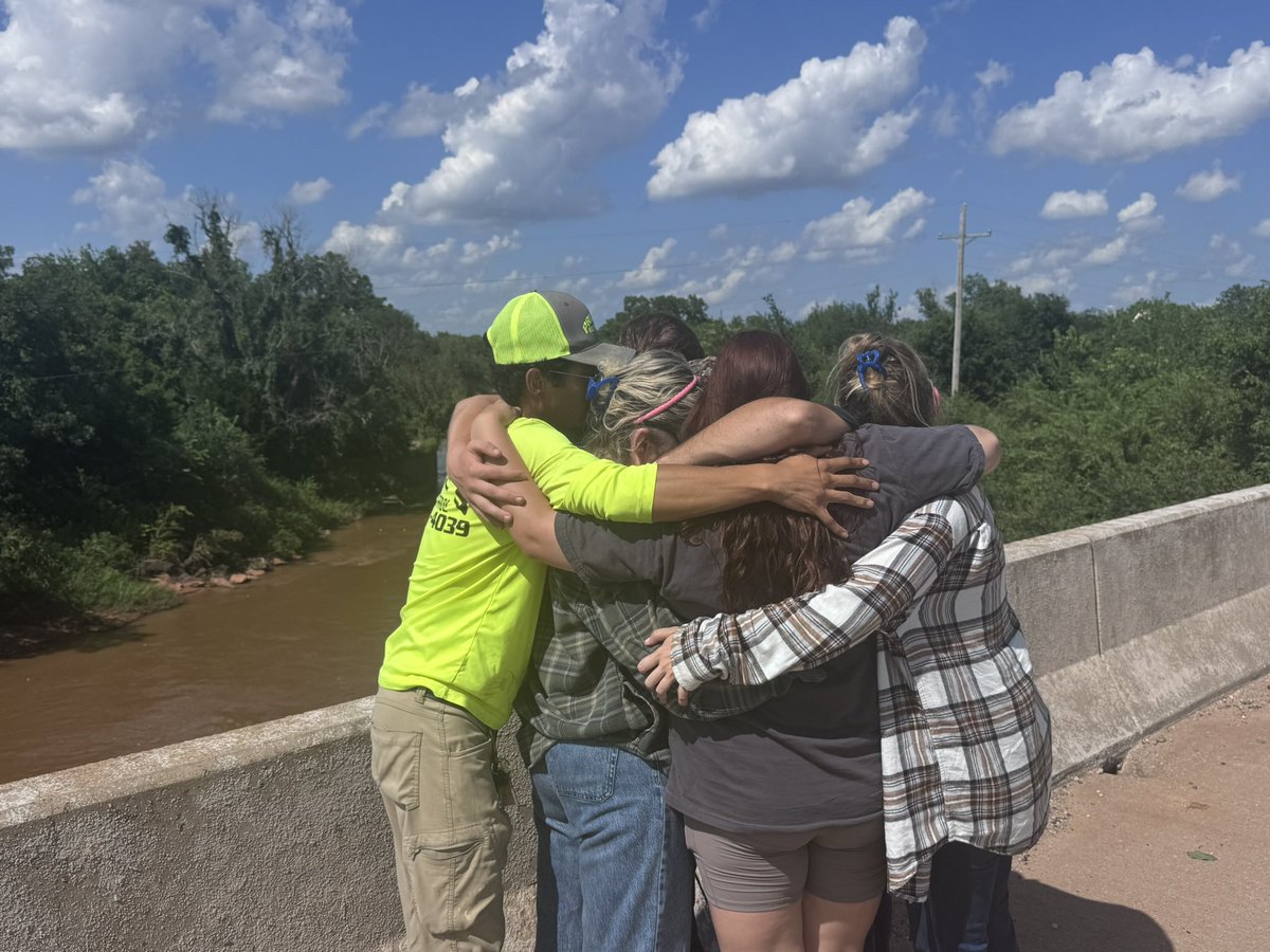 JohnHayesNews's tweet image. “He lit up a room,” said Hudson. “Everyone loved him, and I mean, my life is going to be forever changed.”
Family and friends of man killed in Luther swimming accident share memories, warning:
kfor.com/news/family-an…