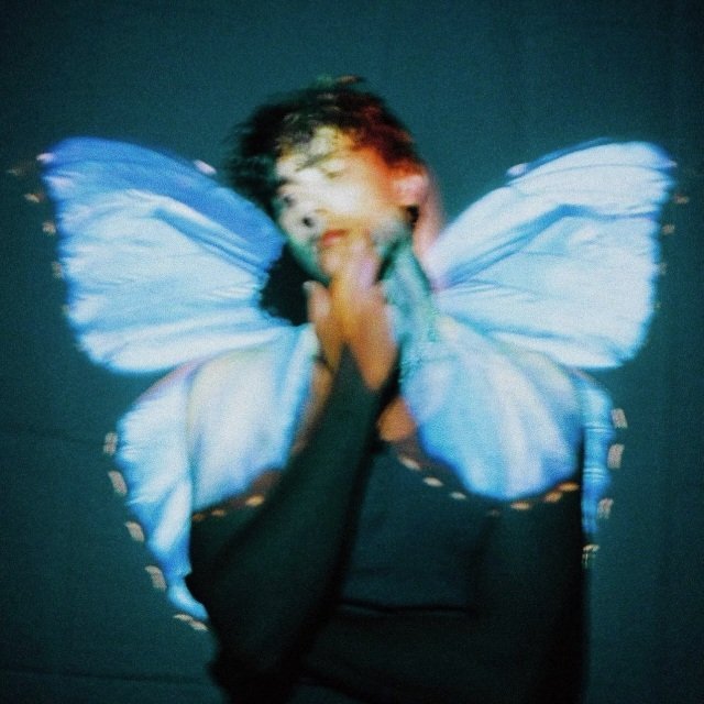 kchartsmaster's tweet photo. JVKE has released 'butterflies (feat. TAEHYUN of TOMORROW X TOGETHER, KIM CHAEWON of LE SSERAFIM)' on all streaming platforms. https://t.co/ZKtP0EyaRM