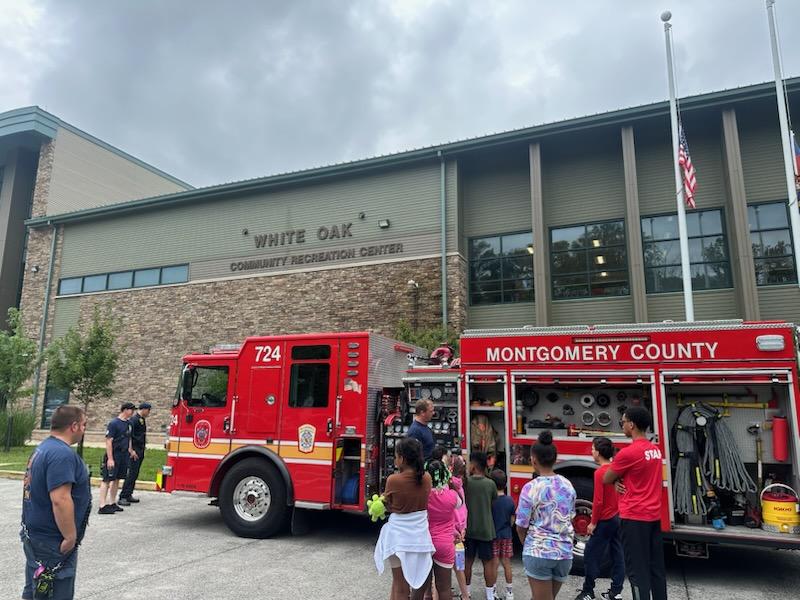 DavidPazos15's tweet image. Get Out, Stay Out.@mcfrs members spent time this morning at White Oak Recreation Center/1700 April Ln(Silver Spring) and showed our younger residents the importance of working smoke alarms, how to use 911 and once you are outside-not to go back in when there is a fire. @mcfrsPIO
