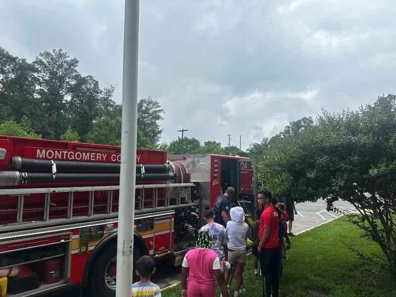 DavidPazos15's tweet image. Get Out, Stay Out.@mcfrs members spent time this morning at White Oak Recreation Center/1700 April Ln(Silver Spring) and showed our younger residents the importance of working smoke alarms, how to use 911 and once you are outside-not to go back in when there is a fire. @mcfrsPIO