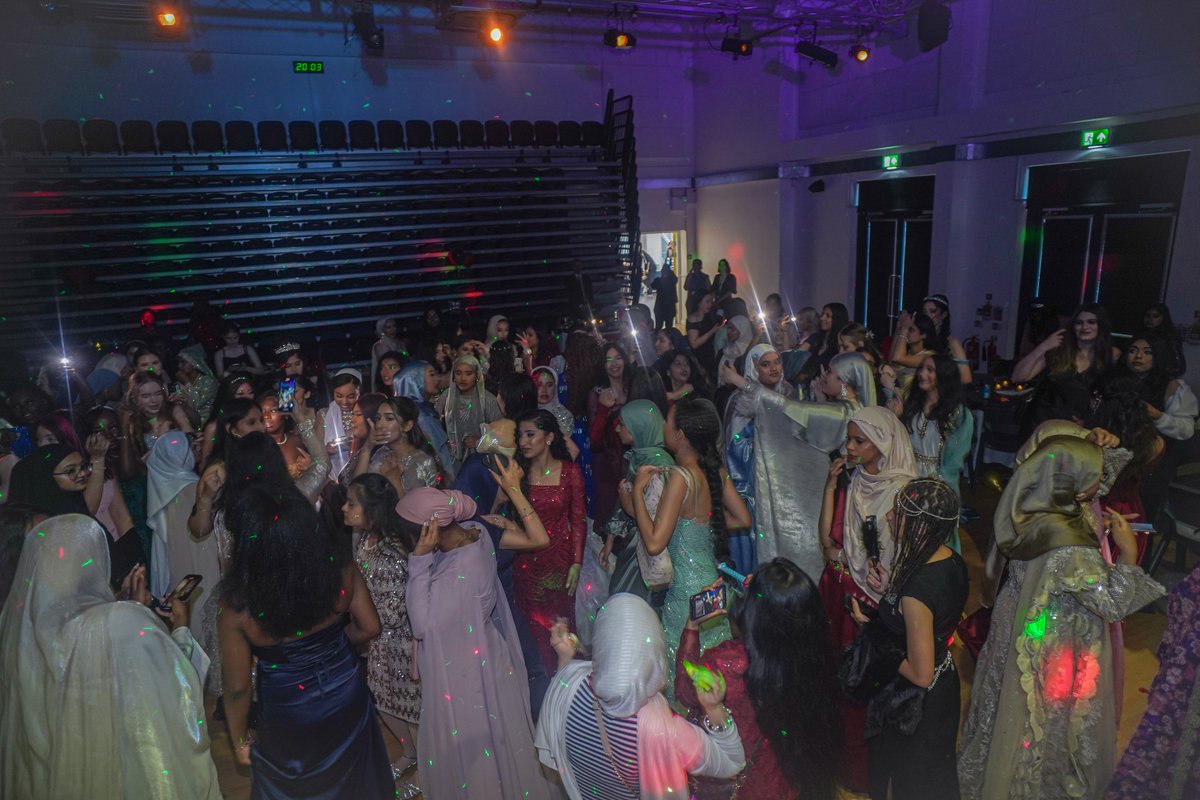 Prom last night was pure elegance and mystery ✨🎭
With the theme The Masquerade Ball, students celebrated in style — a night to remember! #SBProm #SBGirlsWhoCan