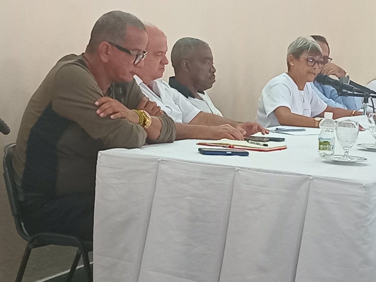 El Seminario Provincial  reúne los directores Provinciales de Salud, Cultura y el INDER en la preparación del curso escolar 2025-2026 <a href="/CubaMined/">MINED</a> <a href="/DiazCanelB/">Miguel Díaz-Canel Bermúdez</a> <a href="/dpestgo/">DGE Santiago de Cuba</a> <a href="/naimatrujillob/">Naima Ariatne Trujillo Barreto</a> <a href="/RaulSamon/">Raúl Samón Soto</a>