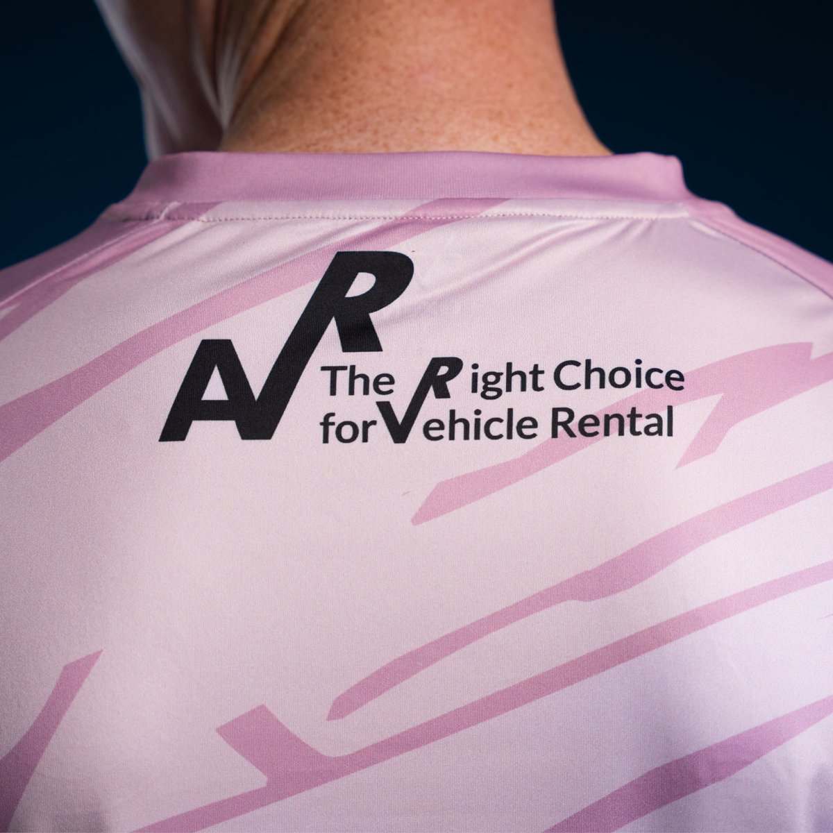 🩷 Introducing the new 2025/26 <a href="/shrewsburytown/">Shrewsbury Town FC</a> away kit, by <a href="/oxensportsuk/">OXEN Sports UK</a>.

Designed by Imogen, worn by the team.

Available now online, and in-store from tomorrow.
🛒eliteprosports.co.uk/shrewsbury-tow…

#salop #shrewsbury #shrews #oxen #oxensports #away #kit #launch