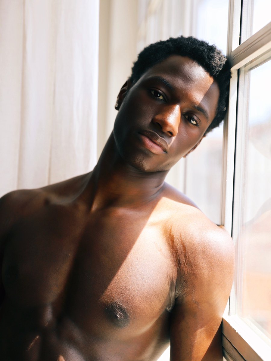Discover Ciao MMSCENE series starring model Kosse Diao captured by photographer Borislav Utjesinovic: malemodelscene.net/exclusive/koss…