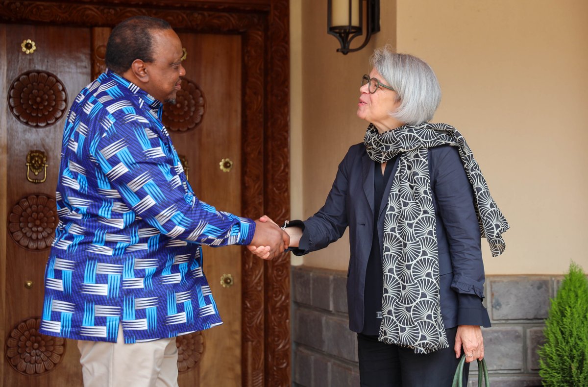 4thPresidentKE's tweet image. His Excellency President (Rtd) Uhuru Kenyatta today received separate courtesy visits at his residence from the outgoing U.S. Chargé d’Affaires Marc Dillard, Dr. Githinji Gitahi, Group CEO of Amref Health Africa, and Dr. Annette Weber, the EU Special Representative for the Horn…