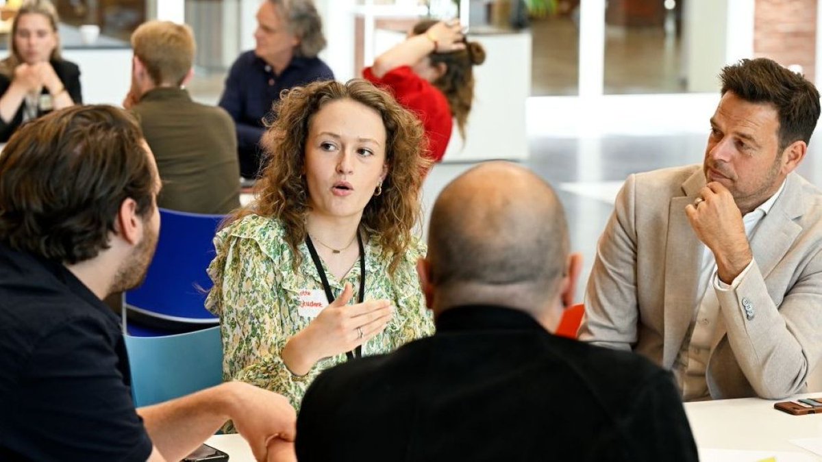 Brabantcoaches versterken mkb-ondernemers in een veranderende wereld. Brabantcoaches helpen ondernemers bij het inzetten van nieuwe tools en technologieën om in te spelen op veranderingen.
Lees meer: brabant.nl/actueel/nieuws…