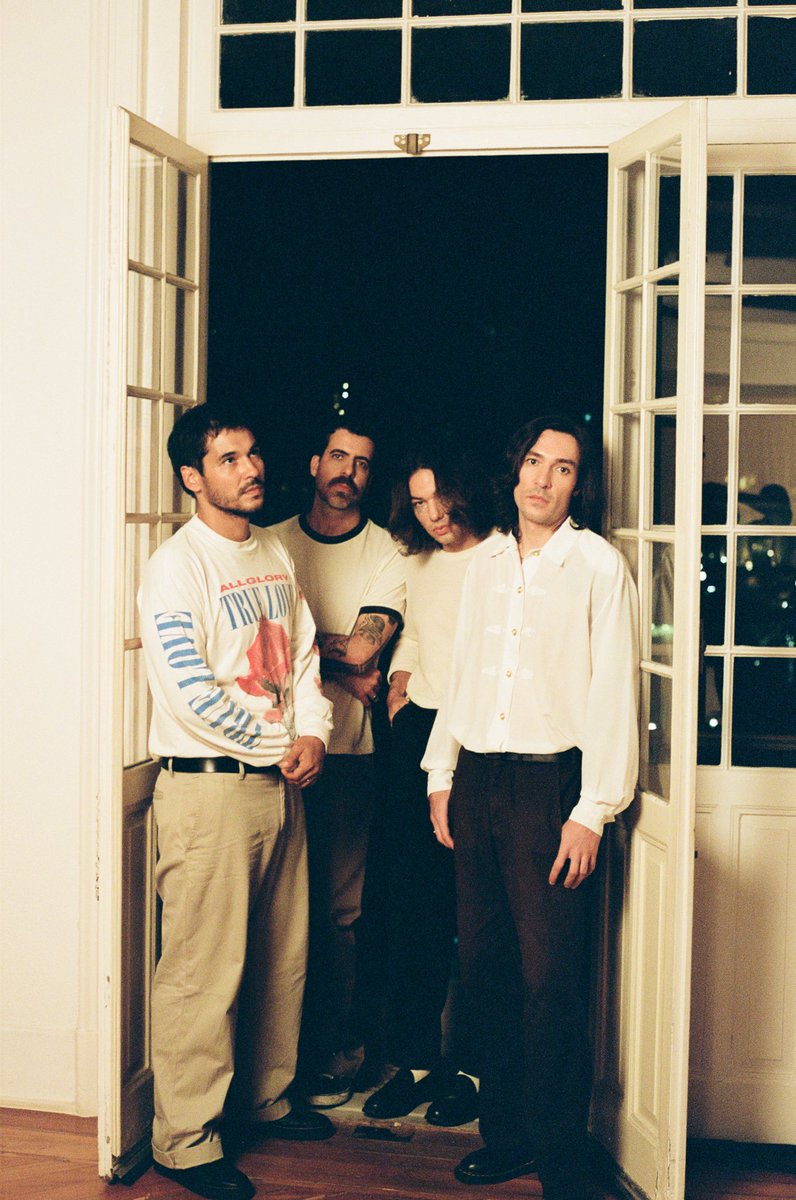 ternorei's tweet image. Amanhã (11/07) tem show gratuito na Praça do Patriarca, no Centro de SP!

Programação:
17h30 - @SCUEPDT 
19h30 –  @ogrilotemamigos 
21h30 – TERNO REI
DJ Mongobeat nos intervalos

Tudo de graça. Bora?

📸 por Gabriel Freitas