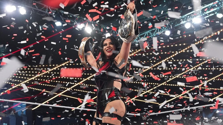 TIMWrestling's tweet image. Se cumple un año de la llegada de Stephanie Vaquer a WWE, revisemos los grandes momentos de la primera desde entonces 🇨🇱♈🔥