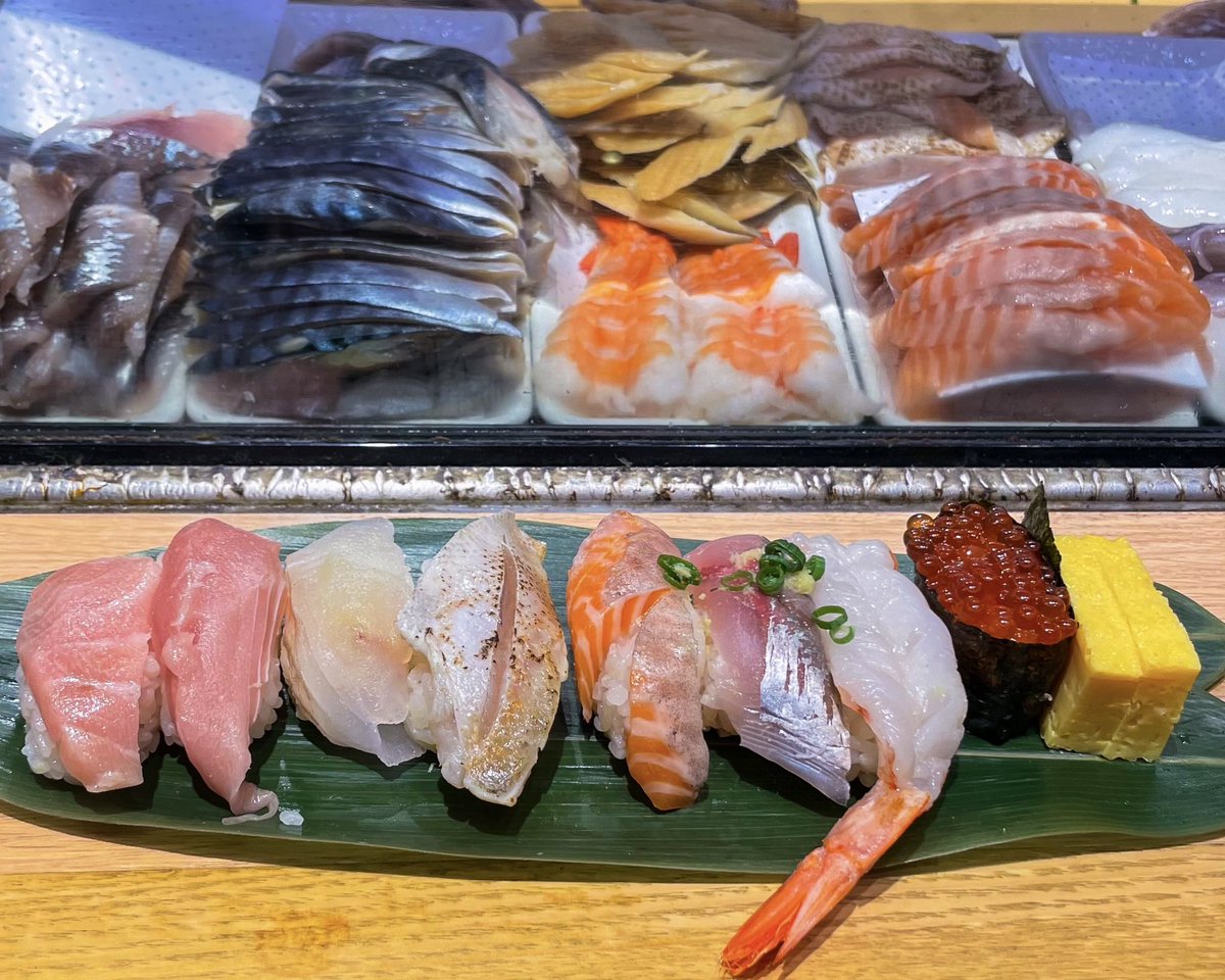 Chewtoro's tweet image. GM from Tokyo 🇯🇵 
First order of business, sushi! 🍣