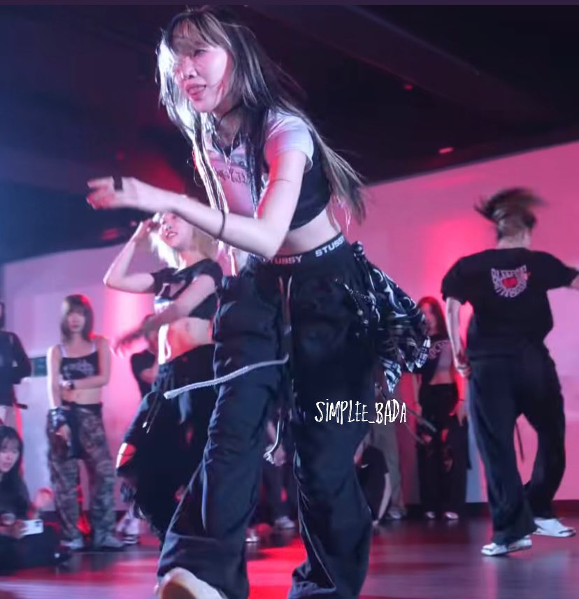 whozbada's tweet photo. the βDIRTY WORKβ outfit tho β€οΈβπ₯ππβ¨#BADALEE #BADAYA #TREND #FYP https://t.co/9OgZCkMaLd