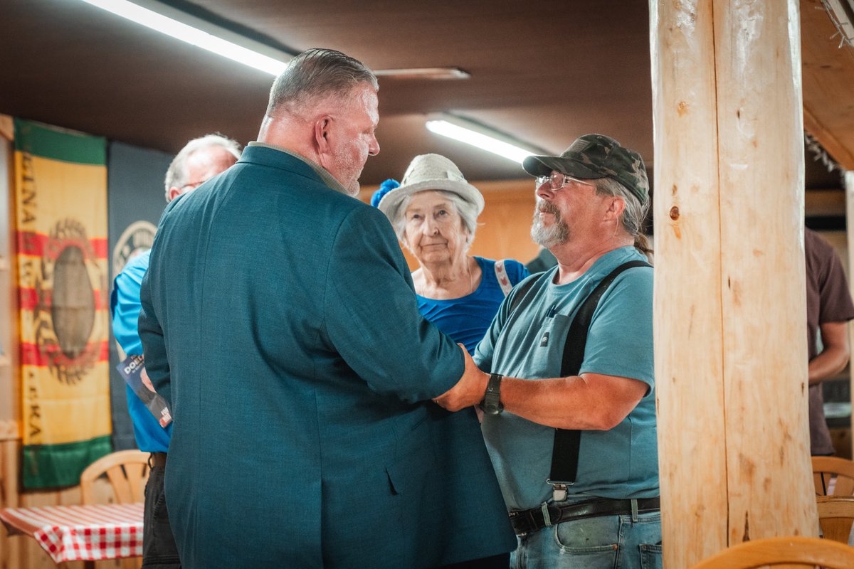 TobyForSD's tweet photo. Custer County is an absolutely vital part of our South Dakota economy. The voters here are engaged,and they are ready for a CEO to lead our state. 

Thank you beyond words for having me. Thank you for asking me the tough questions. Most importantly, thank you for the prayers and for the support. 

I will not let you down.