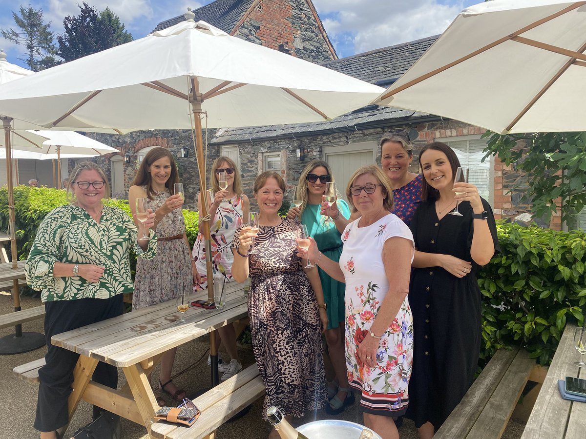 SwithPrimarySch's tweet image. Raising a glass to Mrs Howell! Thank you so much to the parent who treated us 💕 #SwithlandCommunity