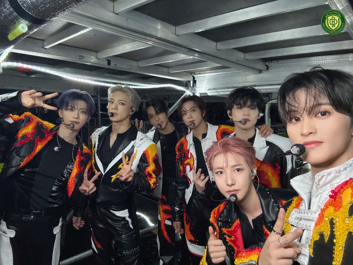 renjeonah's tweet photo. renjun on nct dream weverse update! 💛 https://t.co/qcIy3GFfpX