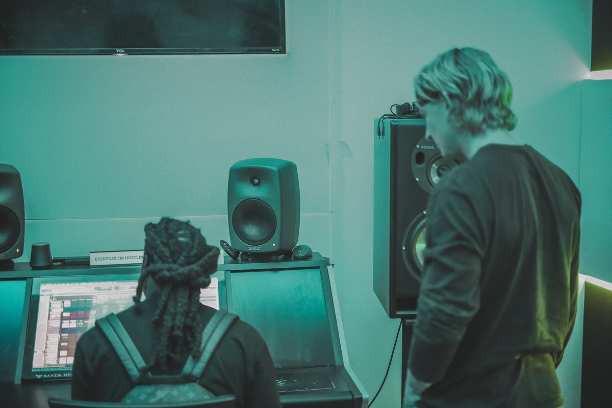 barrybl4ck's tweet image. “NOW THIS THE COME UP” 🚀🔥🐦‍⬛🤘// Ft. @jj_hawk_wies 
.
.
‘FAKITIVITY’ IS CURRENTLY OUT EVERYWHERE AND THE MUSIC VIDEO IS CURRENTLY ON YT RIGHT NEOW❕🔥🐦‍⬛ KEEEEP RAGINGGG🫵🩶🖤
.
.
HUGE SHOUTOUT TO @jj_hawk_wies FOR 🔥📸
.
.
TAGS
#ragecore #newartist #rager #rageshow #metalcore