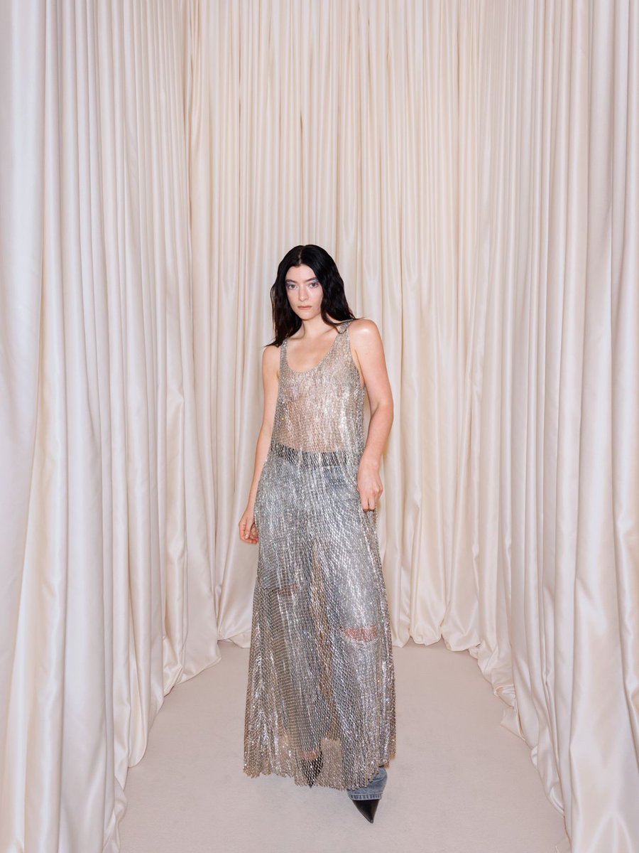 Lorde at Balenciaga couture [via Huxley IG]