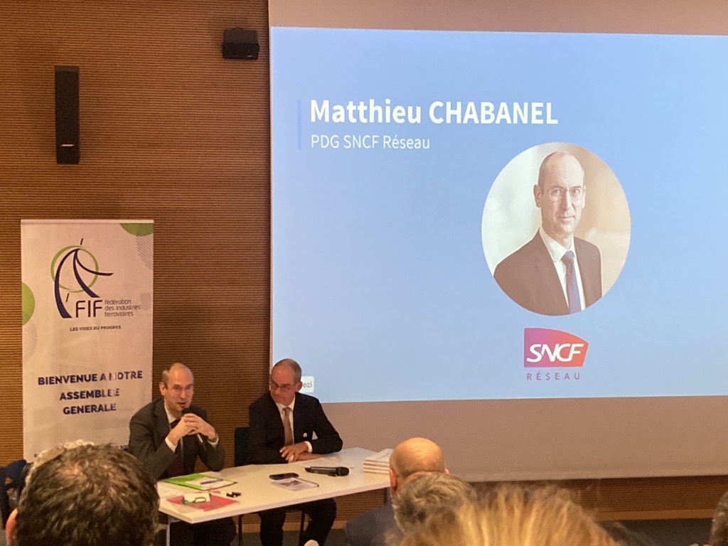 Steph_Dommange's tweet image. 🚆Les acteurs de la filière ferroviaire à l’honneur cette semaine en #GrandEst 👏
🗓️Ce mercredi 9 juillet, Rencontre régionale des entreprises de la filière dans l’Hémicycle de la #RégionGrandEst, pour une matinée d'échanges sur des sujets stratégiques et opérationnels communs :…