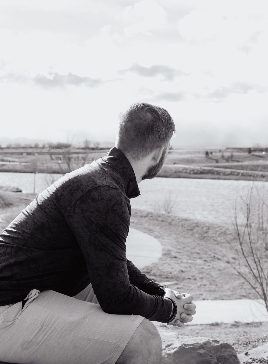 I thought it would take years

That I needed a huge audience.

That real buyers only trusted “experts.”

So I waited.

Held back my offer.

And stayed in learning mode.

But the people growing weren’t better than me.

They were just more clear.

They showed their audience exactly