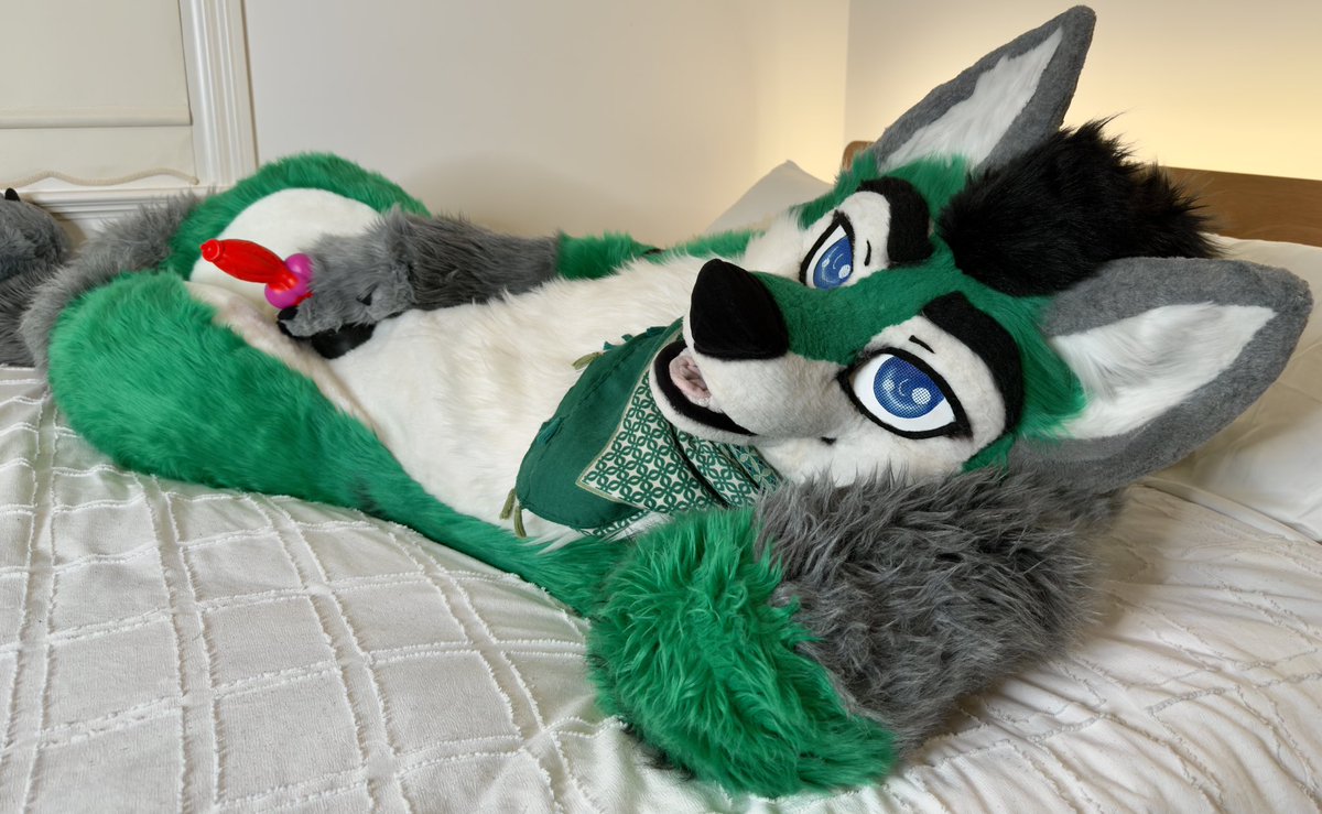 。
  ｏ
    ○
╭◜◝  ͡  ◜  ͡  ╮       ╭◜◝  ͡  ◜◝  ͡  ◝╮
(     Sniff       )        (          Lick        )
╰◟◞  ͜  ╭◜◝  ͡ ◜◝  ͡  ◝  ͡  ╮◞◟◞ ╯
 　  　  (         Nuzzle         )
 　　    ╰◟◞  ͜  ◟◞  ͜  ◟◞ ╯

💄 - <a href="/NaughtyFox_Toys/">Naughty Fox®</a>
📸 - <a href="/algos_puma/">algos // brunswick</a>