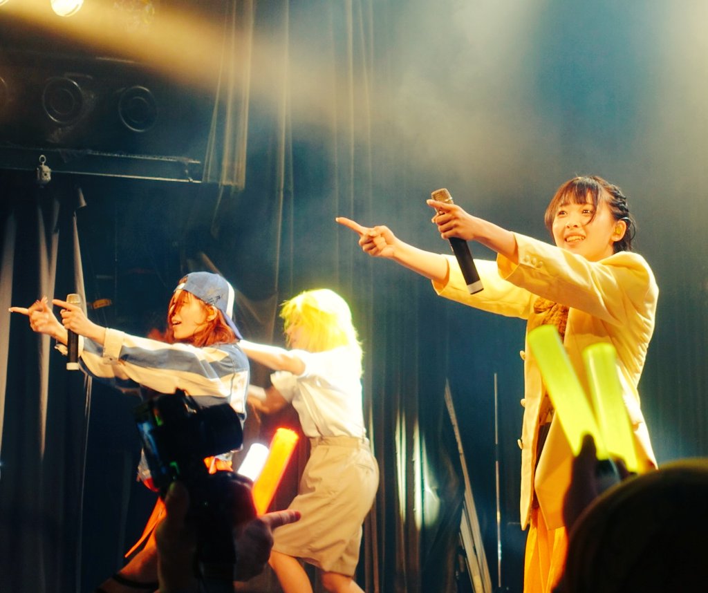 yokosuka22's tweet image. ｵｷﾝﾁｬﾏが汗だくになりジャケットを脱ぎ捨て、おでこまる出しで&quot;Route91665&quot;キメる姿は最高に尊過ぎるし、今宵もまたその歌声はボクの心臓ではなく、ボクの心に刺さりました🔪　

#PIGGS渋谷 #PIGGS浴衣 #BBS5 #BOOBOOSTAR