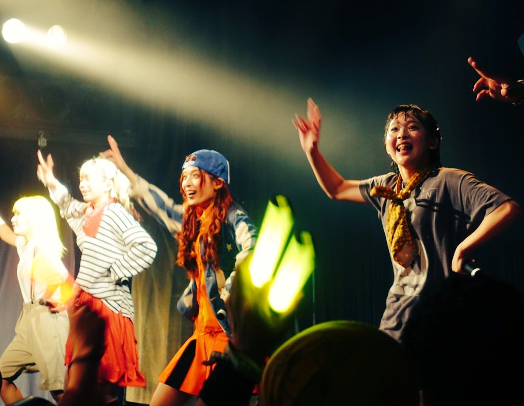 yokosuka22's tweet image. ｵｷﾝﾁｬﾏが汗だくになりジャケットを脱ぎ捨て、おでこまる出しで&quot;Route91665&quot;キメる姿は最高に尊過ぎるし、今宵もまたその歌声はボクの心臓ではなく、ボクの心に刺さりました🔪　

#PIGGS渋谷 #PIGGS浴衣 #BBS5 #BOOBOOSTAR