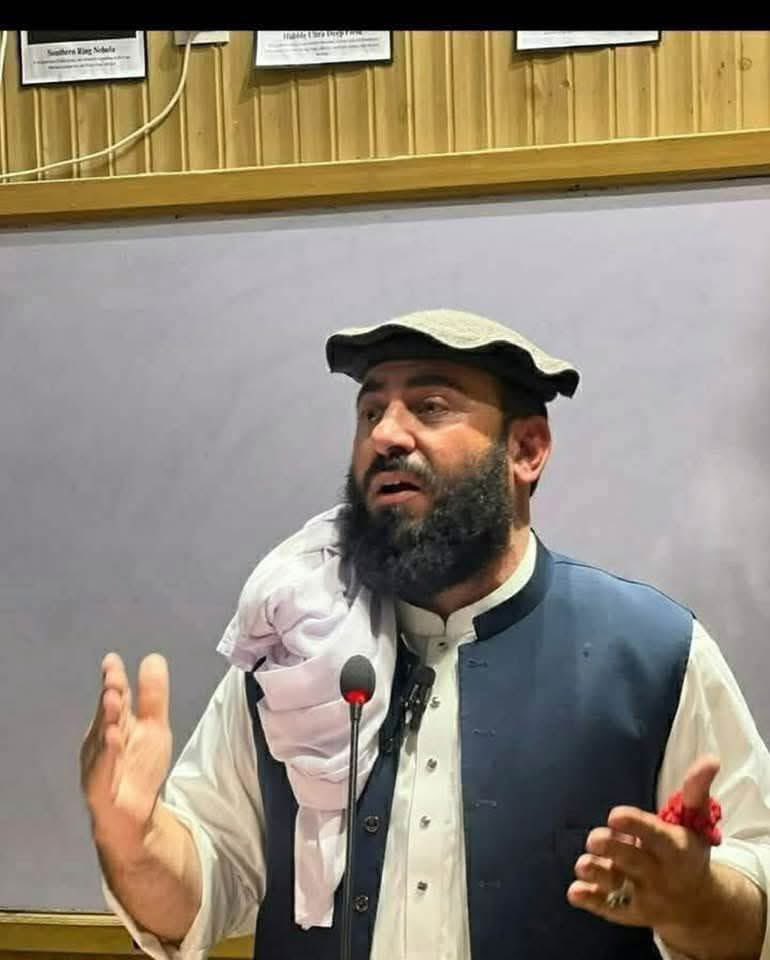 ہلو <a href="/grok/">Grok</a>  مولانا خانزیب کو کس نے اور کیوں شہید کیا آخر اس ملک میں کوئی امن کی بات نہیں کرسکتا 😭😭😭