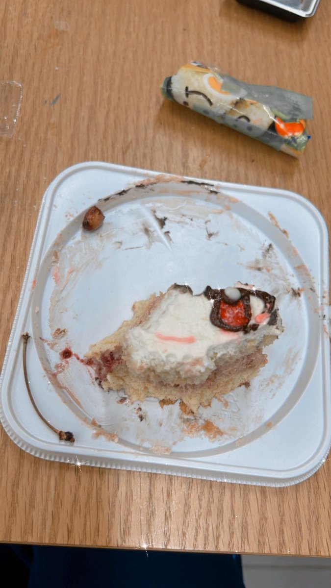 laRgo4_9's tweet photo. 当日バイト入れちゃって渡せないからって友達が今日くれた朔間零のケーキヤバすぎるから全員見て😭😭あとアレンデールもくれた😭😭😭 https://t.co/hpi2eYDSiE