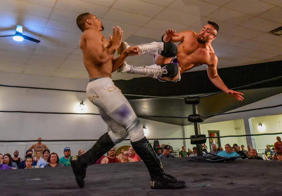 cdye56's tweet image. #ThrowbackThursday
@SCWPro Walcott Street Fight between former Prodigal Sons partners @ericeznite and @malik_champion1