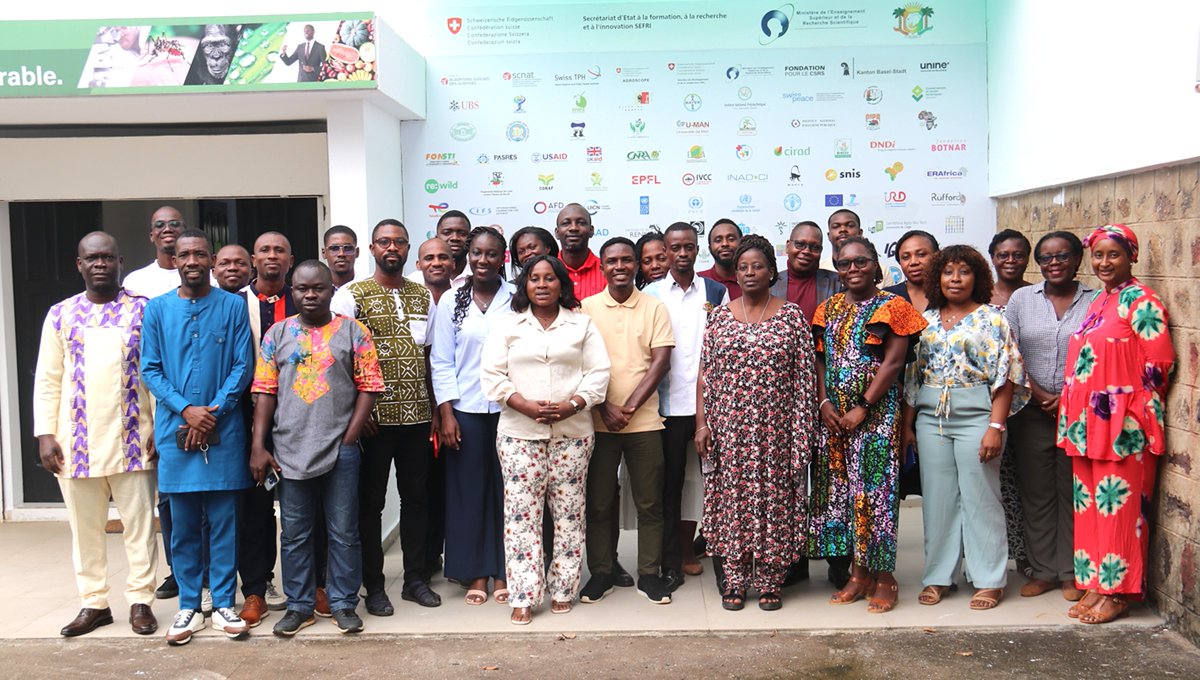 CSRS_CIV's tweet photo. Après 3 jours d’assiduité, d’intérêt et d’apprentissage, la formation sur l’ #épidémiologie et #biostatistique appliquées à la #recherche a refermé ses portes.
Le @CSRS_CIV félicite tous les participants tout en espérant que les connaissances acquises, leur seront utiles !
#UAR https://t.co/wVU8E5ruvk