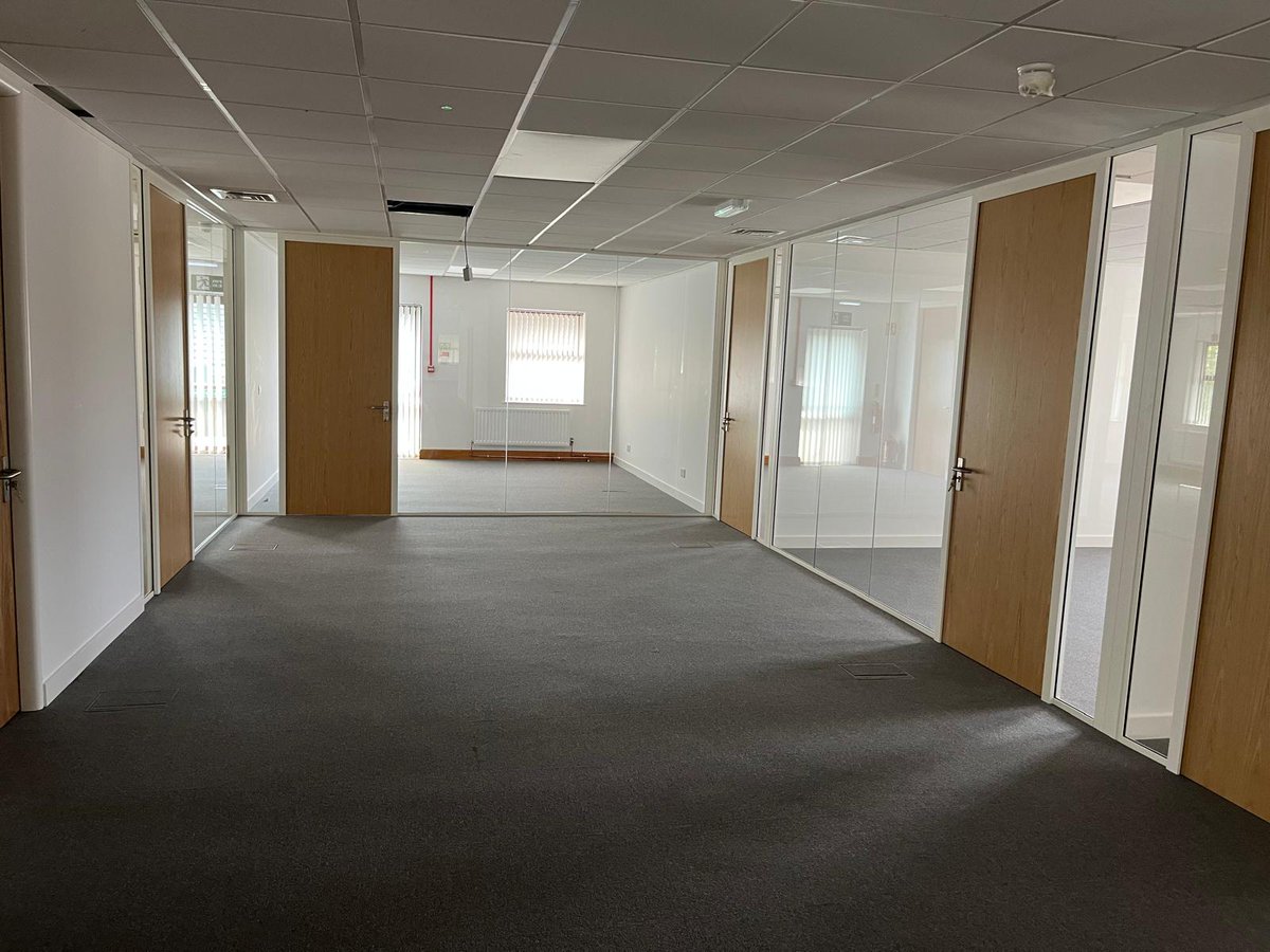 LevantInteriors's tweet photo. It was great to see this project from start to finish. Transforming an empty office into a suite of meeting rooms

#LevantOfficeInteriors #OfficeFurniture #OfficeDesign #OfficeInteriors https://t.co/dPOQpnMfwX