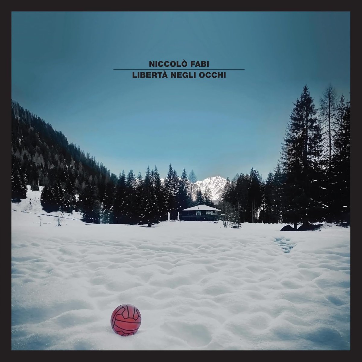 🎶«Libertà negli occhi» è l’ultimo album di <a href="/niccolofabi/">Niccolò Fabi</a> (Bmg, 2025). 

Come suggerisce il titolo, è un inno a uscire almeno per un momento dal bombardamento mediatico delle immagini per compiere quasi una epoché fenomenologica, prendendo un tempo, che è parentesi rispetto al qui