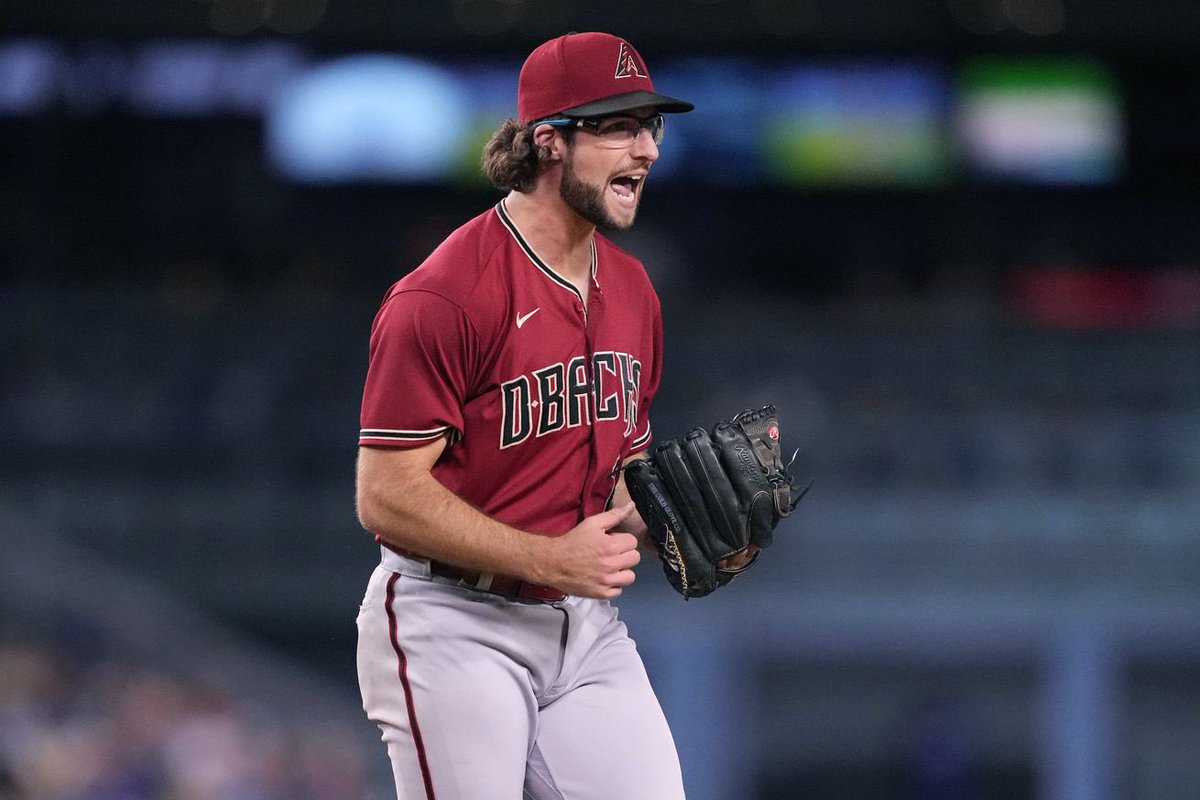 Jeff Passan listed Eugenio Suarez as a “BEST MATCH” for the Yankees at the trade deadline👀

Passan also noted that the Yankees could make a “two-birds-one-stone” type of deal, acquiring both Suarez and RHP Zac Gallen🤯

Who wants to see this?🧐

#Yankees