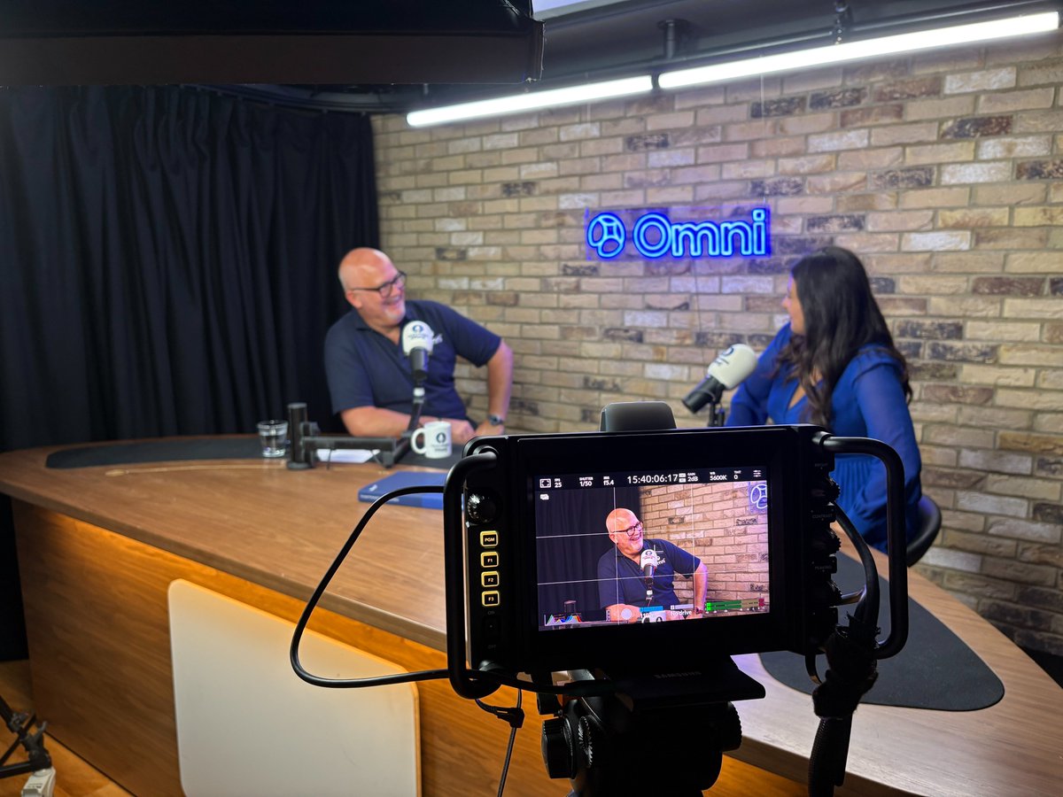 Kingsley W (@smokelessword) on Twitter photo 📸 BTS shots from recording Episode 3 of The Smokeless Word.
Stream now! Link in bio.
#TheSmokelessWord #Omni #BAT 📸 BTS shots from recording Episode 3 of The Smokeless Word.
Stream now! Link in bio.
#TheSmokelessWord #Omni #BAT