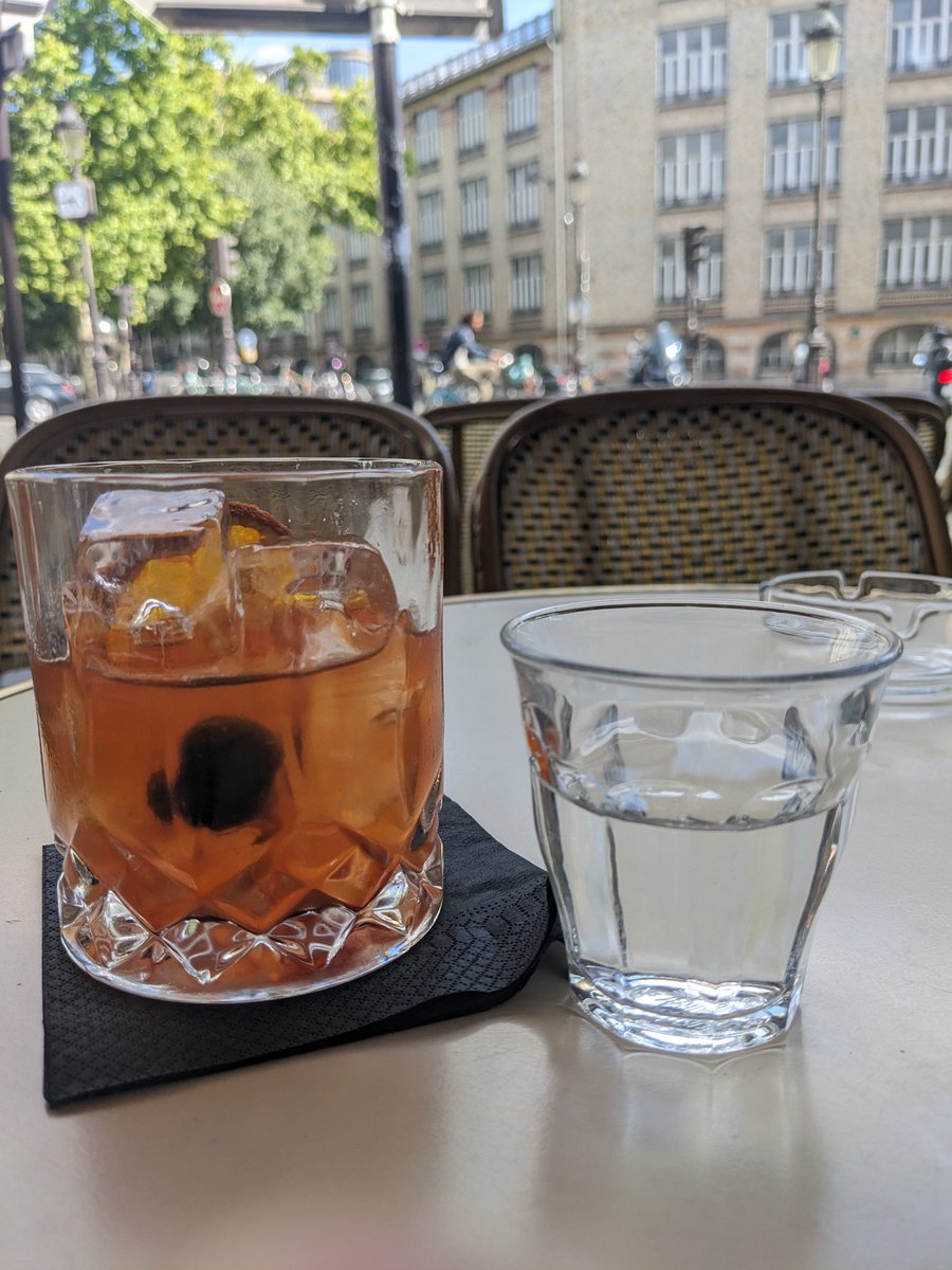 MaytalKowalski's tweet image. Europe never beating the "incredibly stingy with water at restaurants" allegations.