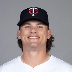 halligast's tweet photo. @Twins 
Travis Adams                                 Scott Erickson https://t.co/d9dDdAJJm0