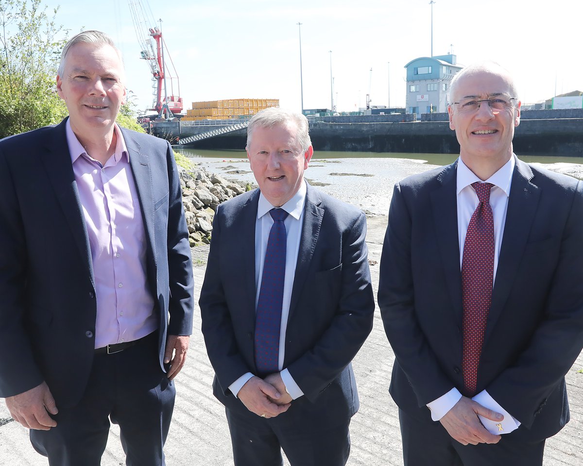 SeanCanney's tweet image. 🚢 Wonderful to visit Shannon Foynes Port this morning.
Delighted to meet with Chairperson Michael Walsh and CEO Pat Keating and see the work happening at the port at firsthand.
I look forward to continuing to engage with everybody at Shannon Foynes.
@ShannonFoynes