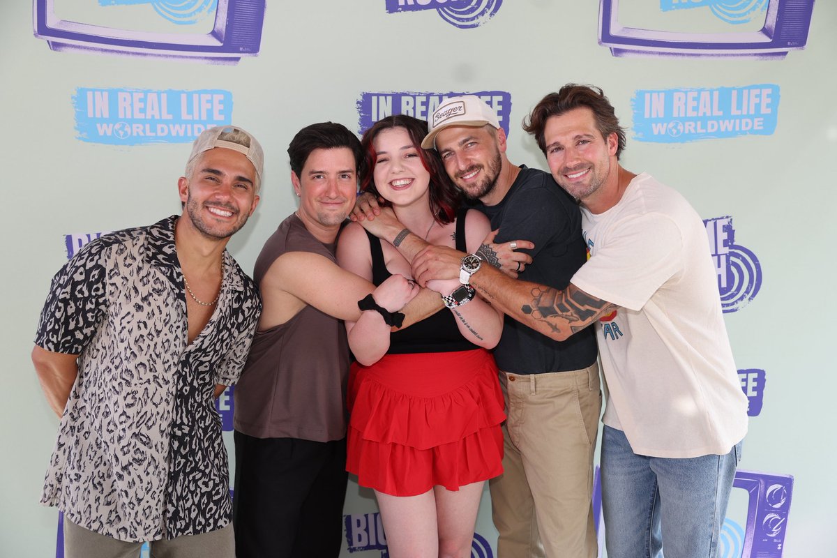 Mitchie 🌻 tweet media