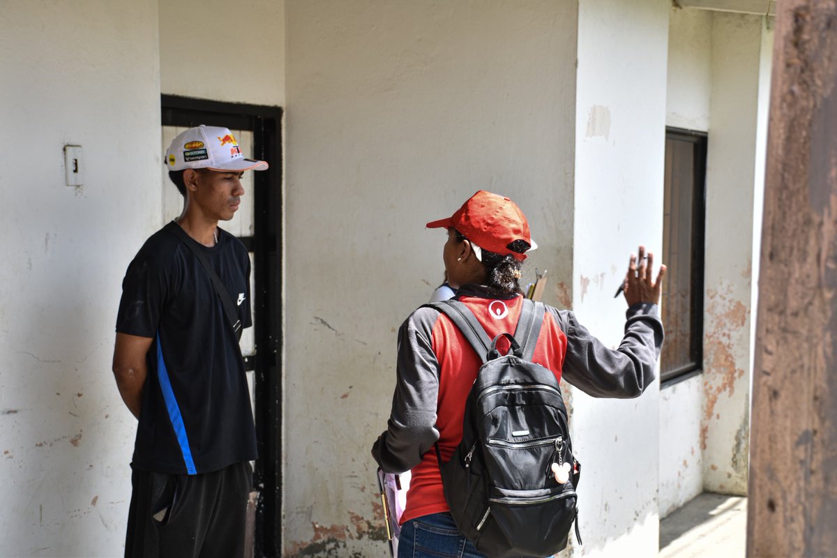 Un hogar conectado al alcantarillado previene enfermedades, mejora la calidad de vida y evita la contaminación. Nuestro equipo visitó los barrios Mocarí y 20 de julio, llevando el mensaje sobre la importancia de conectarse al sistema ¡Juntos construimos una ciudad más saludable!