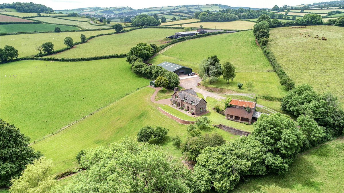 Jackson-Stops Taunton (@js_taunton) on Twitter photo New listing
#Wiveliscombe #Taunton #Somerset
Shodden Farmhouse is a wonderfully situated stone #farmhouse with substantial modern #allpurposebarn, and with #planningpermission, in a peaceful and hidden valley. Guide price £1,275,000.
jackson-stops.co.uk/properties/208…
<a href="/SomersetLife/">Somerset Life</a> New listing
#Wiveliscombe #Taunton #Somerset
Shodden Farmhouse is a wonderfully situated stone #farmhouse with substantial modern #allpurposebarn, and with #planningpermission, in a peaceful and hidden valley. Guide price £1,275,000.
jackson-stops.co.uk/properties/208…
<a href="/SomersetLife/">Somerset Life</a>