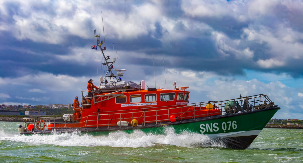 SauveteursenMer's tweet image. Boulogne-sur-Mer, 200 ans de #sauvetage en mer ⛵
Première ville de France à organiser des baignades surveillées en 1825, elle perpétue cette tradition avec les #SauveteursenMer de la #SNSM 💪 Une histoire de #solidarité & d’engagement 👉 bit.ly/3U5bh3m
📸 Damien Langlet